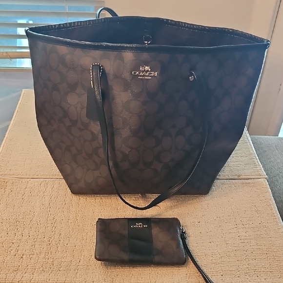 Coach Dark Gray Tote Bag and Wristlet Set - Picture 1 of 2